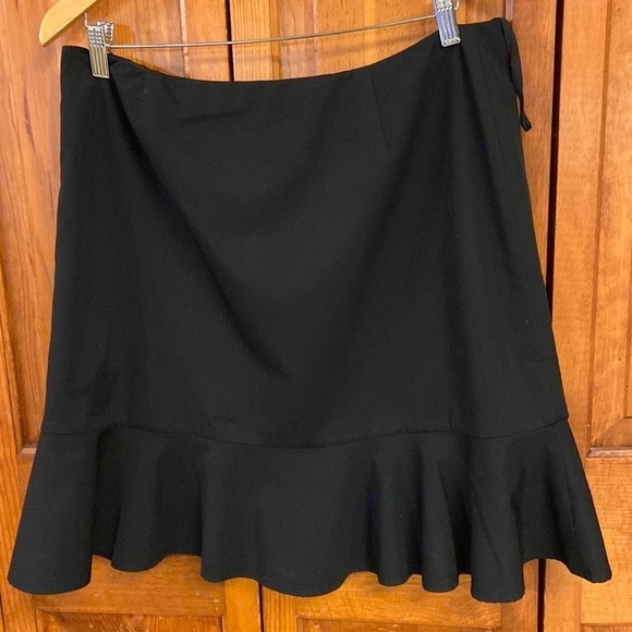 Jones New York Signature Black Skirt Peplum Hem Dressy/Professional Size 14 EUC - Picture 1 of 7